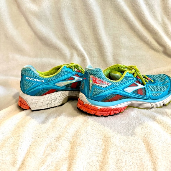 Women’s Brooks Ravenna 5 running shoe. Size 10.5. - Picture 4 of 5